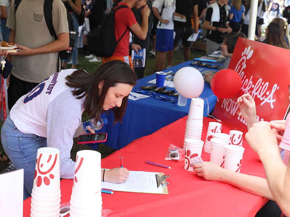 student signing up for a job